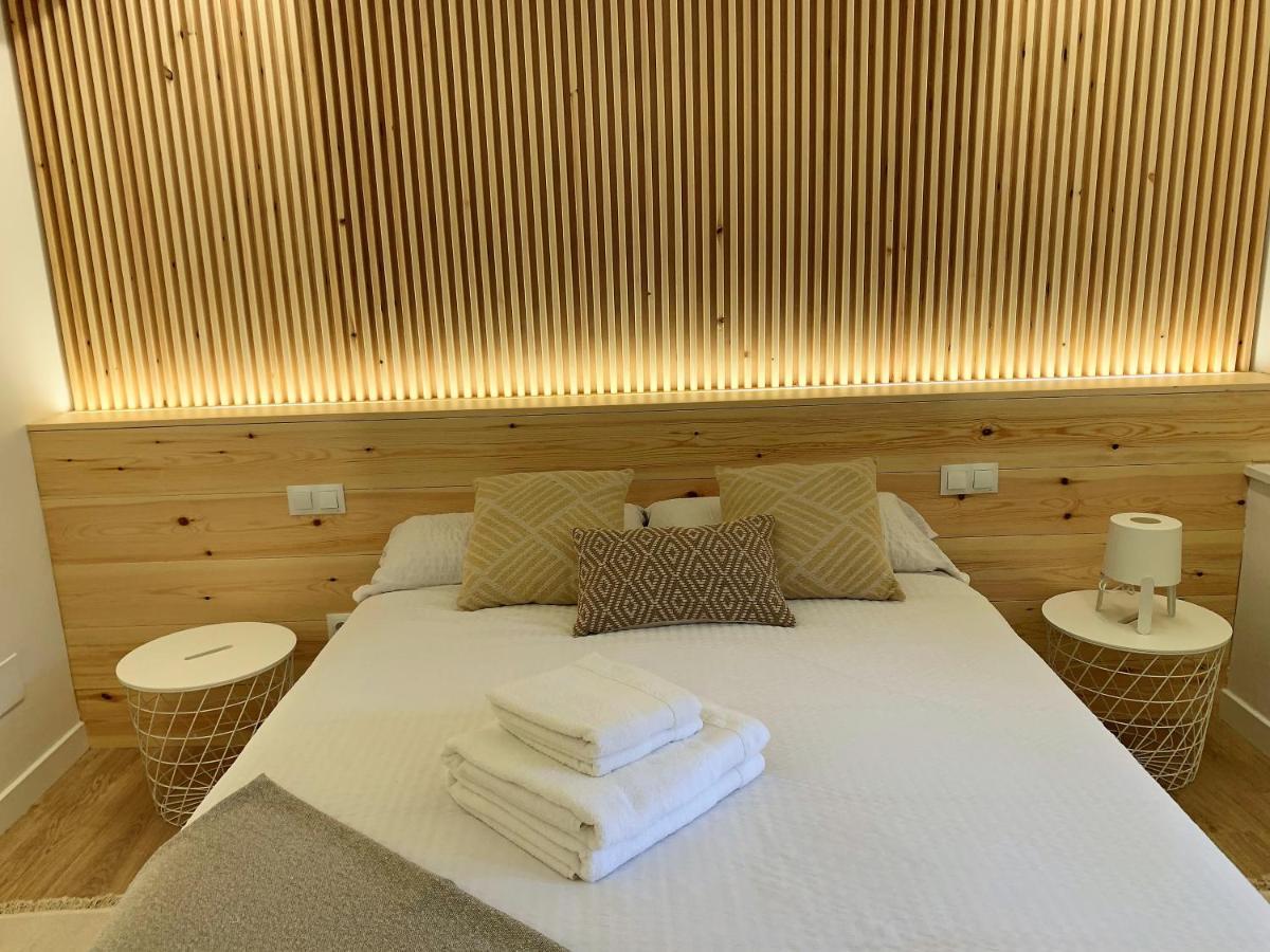 라네스 Apartamento Duplex Planta Baja Con Aparcamiento Gratuito En Palacio De Mijares 아파트 외부 사진