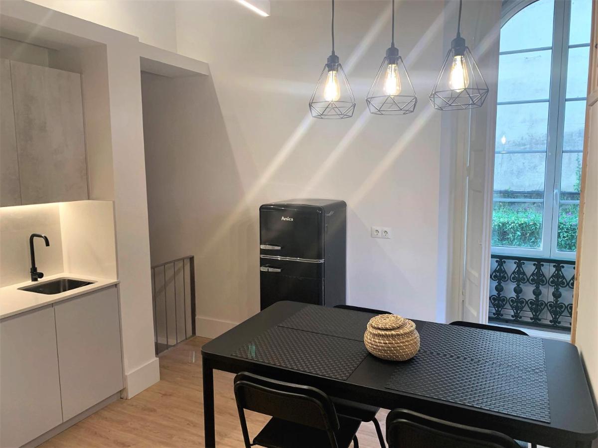 라네스 Apartamento Duplex Planta Baja Con Aparcamiento Gratuito En Palacio De Mijares 아파트 외부 사진